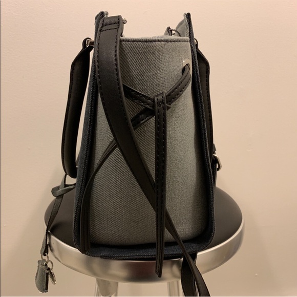 Guess handbag NWT - Picture 3 of 3